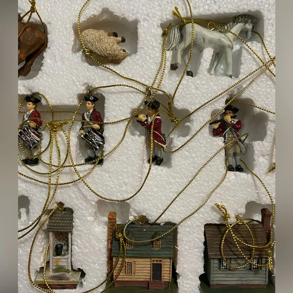 2002‎ Lang & Wise Williamsburg Collectibles 14 Miniature Ornaments 0509013 NOB